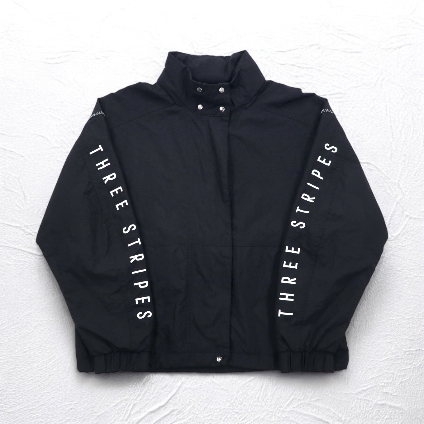 adidas ナイロン トラックジャケット ジャージ S ブラックスリーストライプ